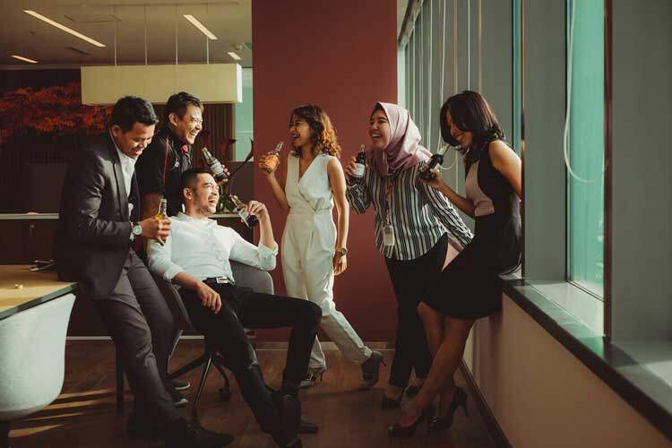 7 Secrets to Building Good Reputation in the Workplace