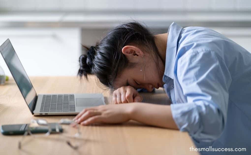 Productivity Antonym: Understanding the Opposite of Getting Things Done